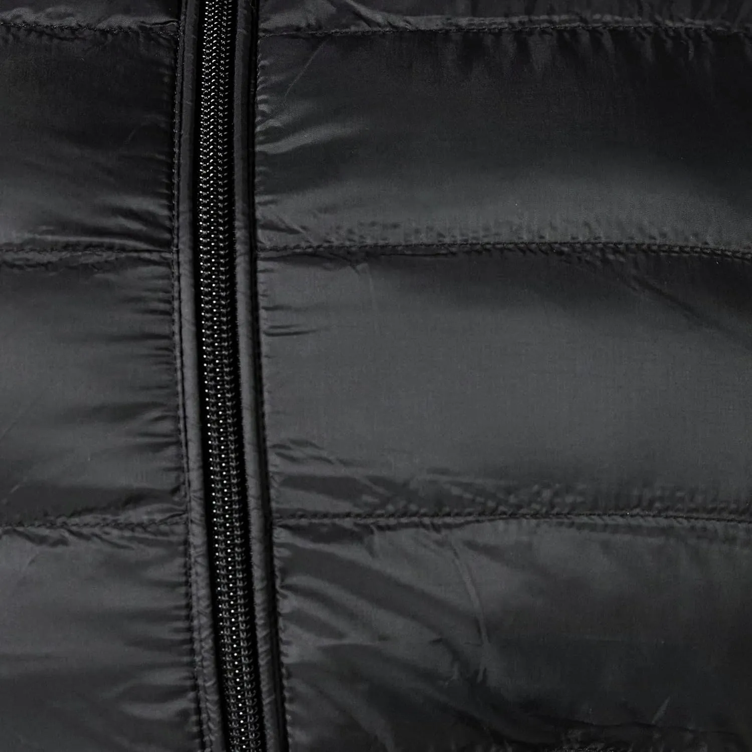 Amazon Essentials Women's Lightweight Water-Resistant Packable Puffer Jacket (Available in Plus Size)