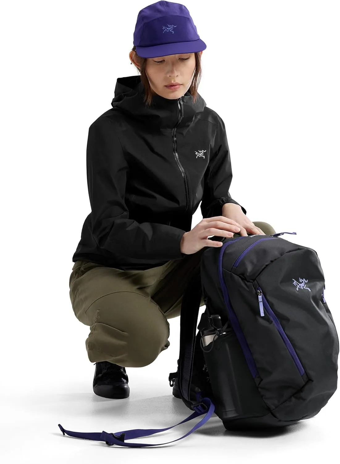 Arc'teryx Mantis 26 Backpack | Highly Versatile 26L Daypack | Black/Soulsonic, One Size