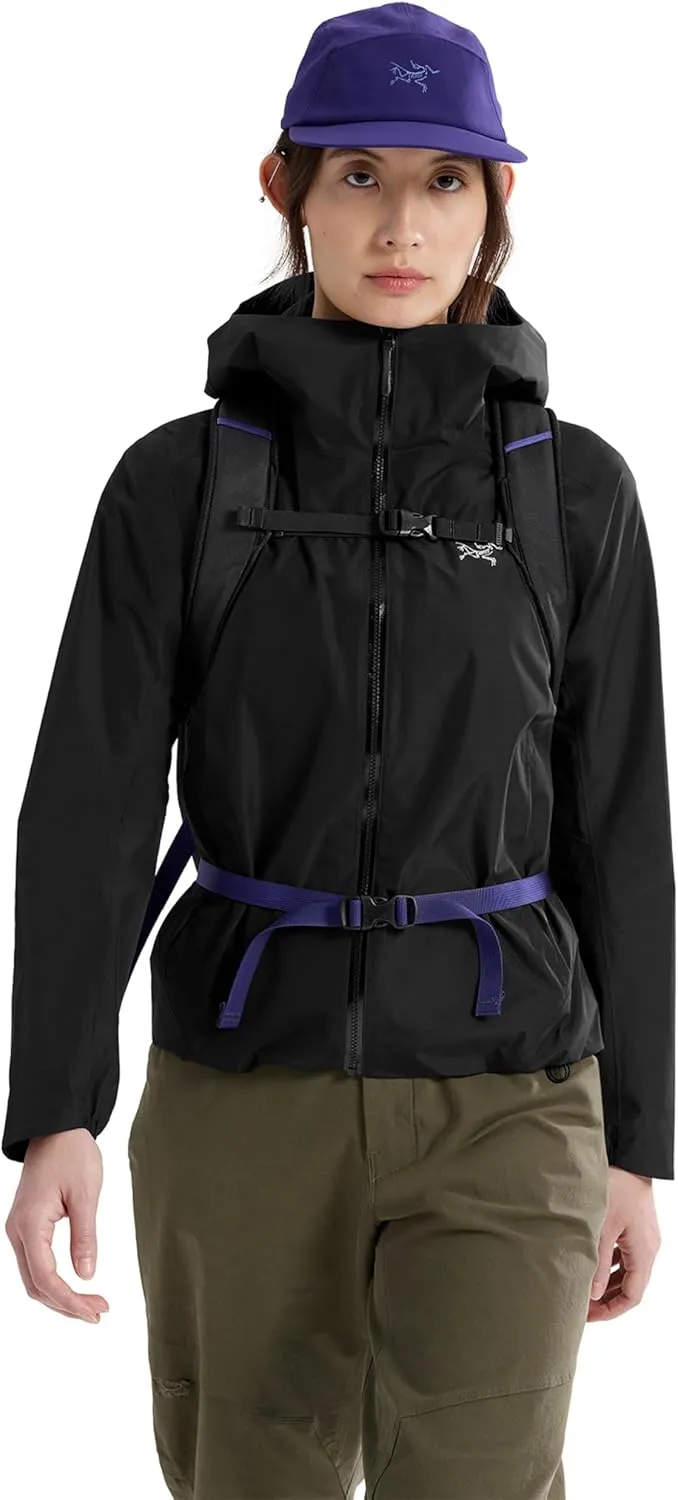 Arc'teryx Mantis 26 Backpack | Highly Versatile 26L Daypack | Black/Soulsonic, One Size