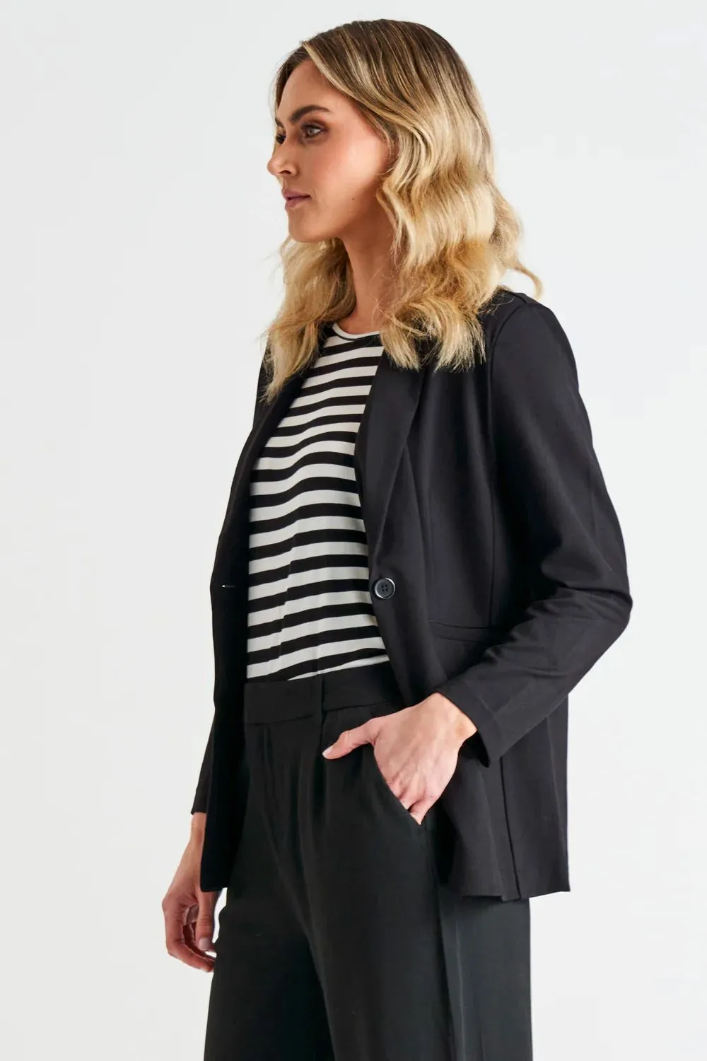 BETTY BASICS Portsea Blazer - Black