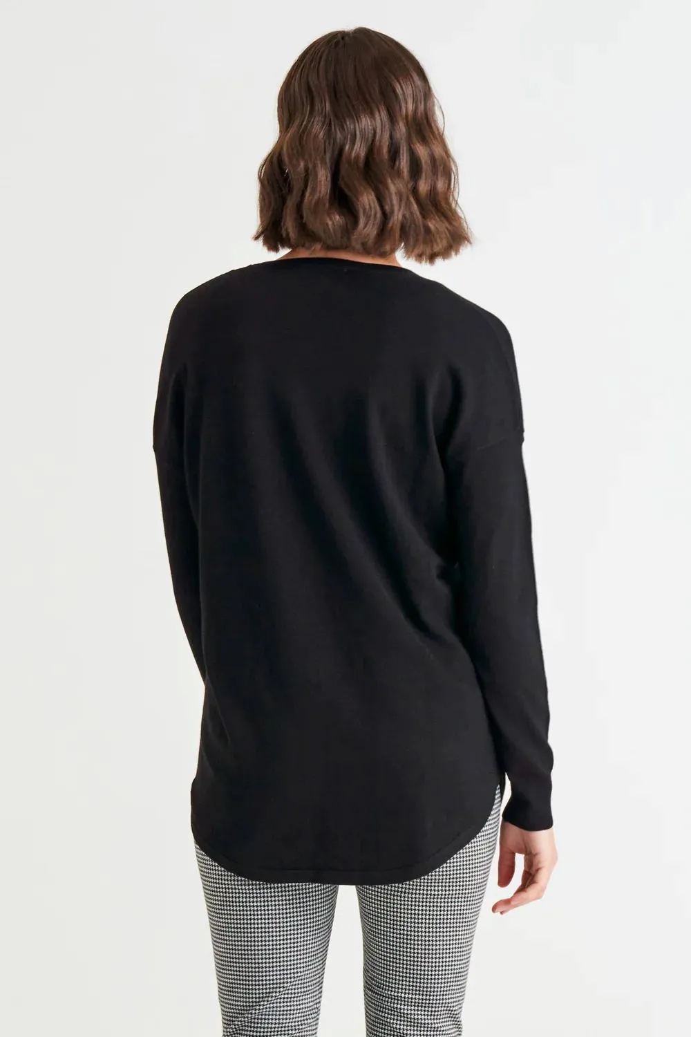 BETTY BASICS Sophie Relaxed Knit Jumper - Black