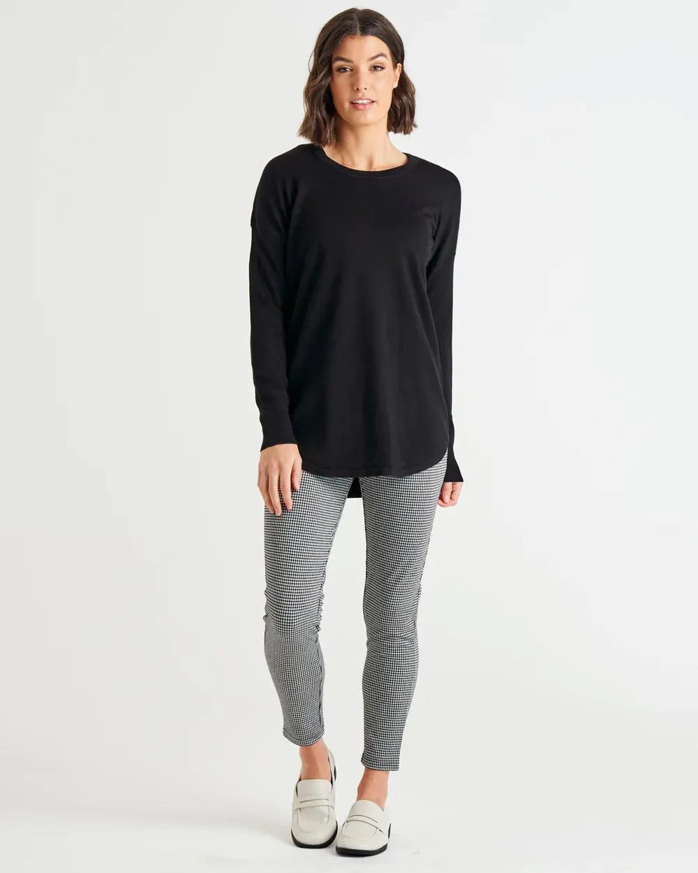 BETTY BASICS Sophie Relaxed Knit Jumper - Black