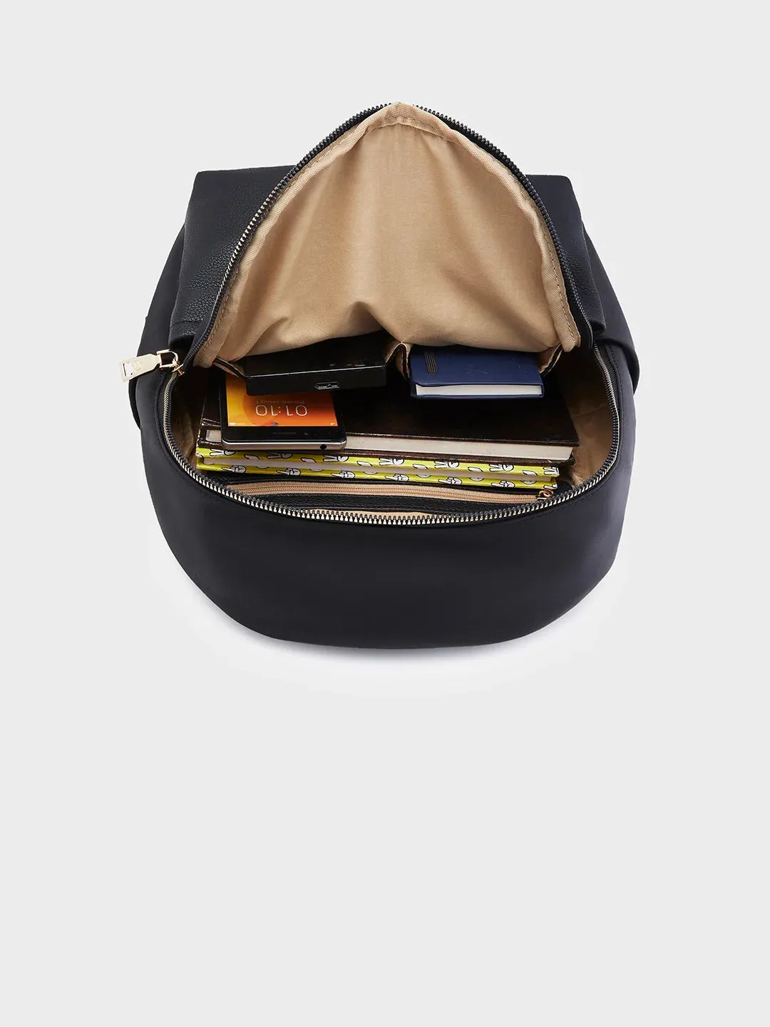 Caprese Casper Medium Black Casual Backpack