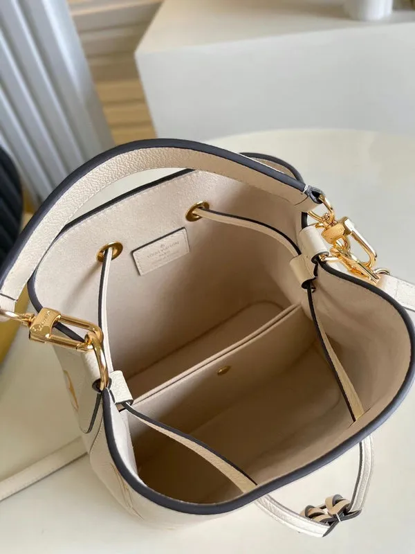 LOV2 Bags - Fashion Bags  2525