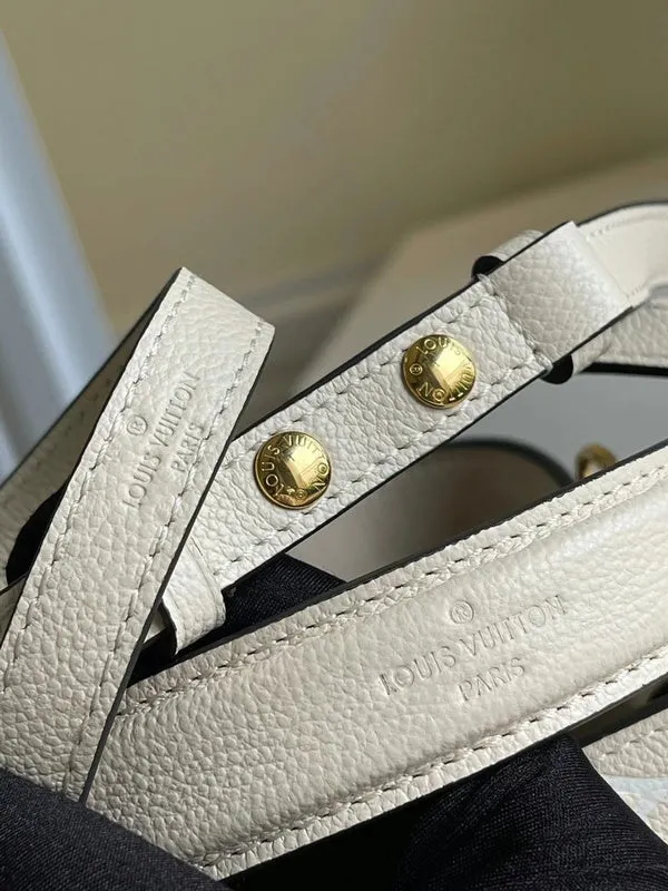 LOV2 Bags - Fashion Bags  2525