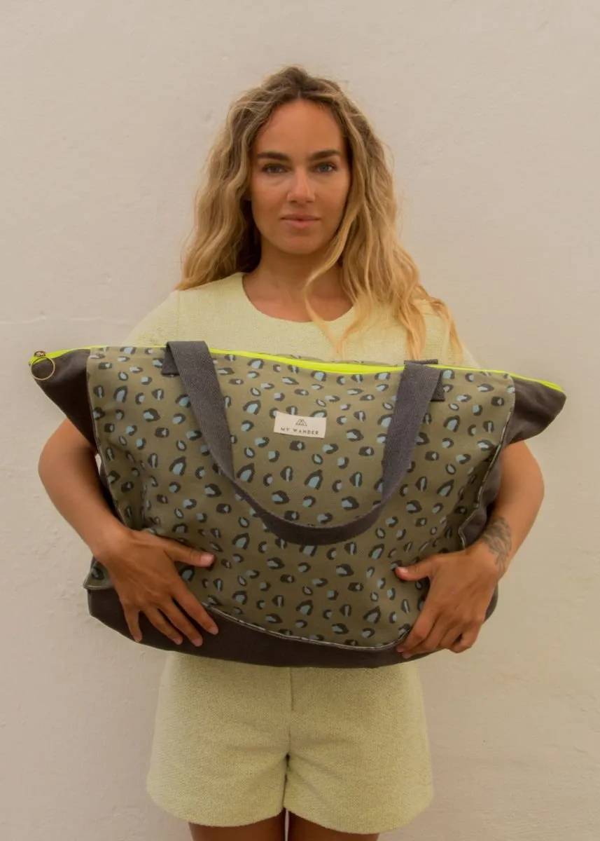 <tc>Gia Extra Large Travel Bag</tc>