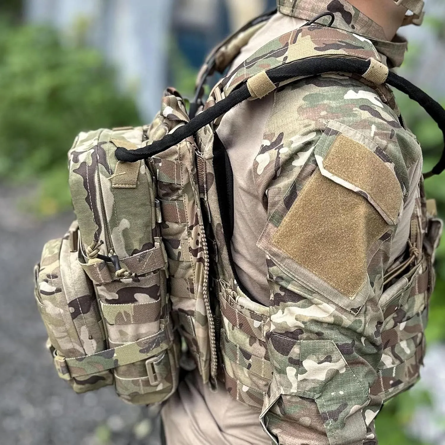 Tactical Mini Molle Hydration Pack,Molle Hydration Carrier with IFAK Pouch&US Flag&Med Patch,Hydropack for 2L Water Bladder