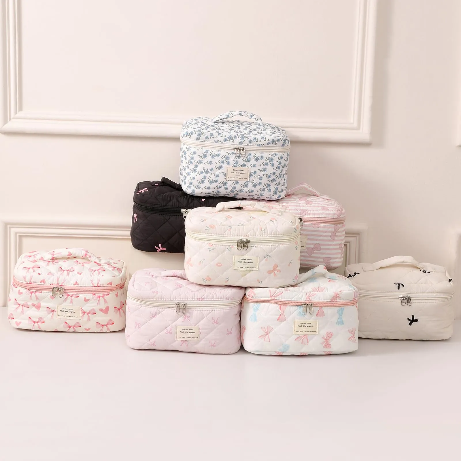 uekeboag Large Travel Quilted Makeup Bag for Women, Floral Cotton Cosmetic Bag, Coquette Aesthetic Floral Toiletry Organizer Bag(18Small Pink Bow