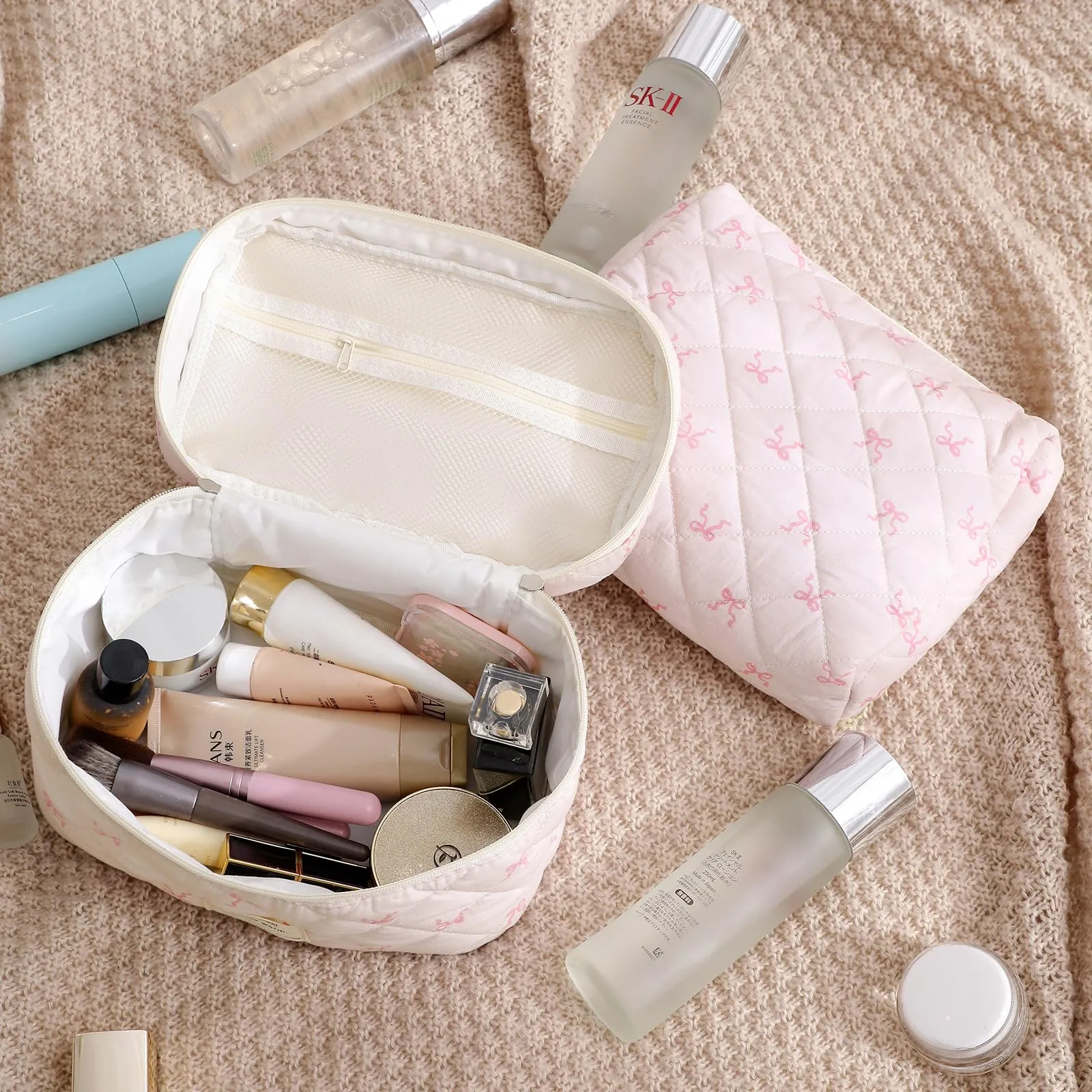 uekeboag Large Travel Quilted Makeup Bag for Women, Floral Cotton Cosmetic Bag, Coquette Aesthetic Floral Toiletry Organizer Bag(18Small Pink Bow