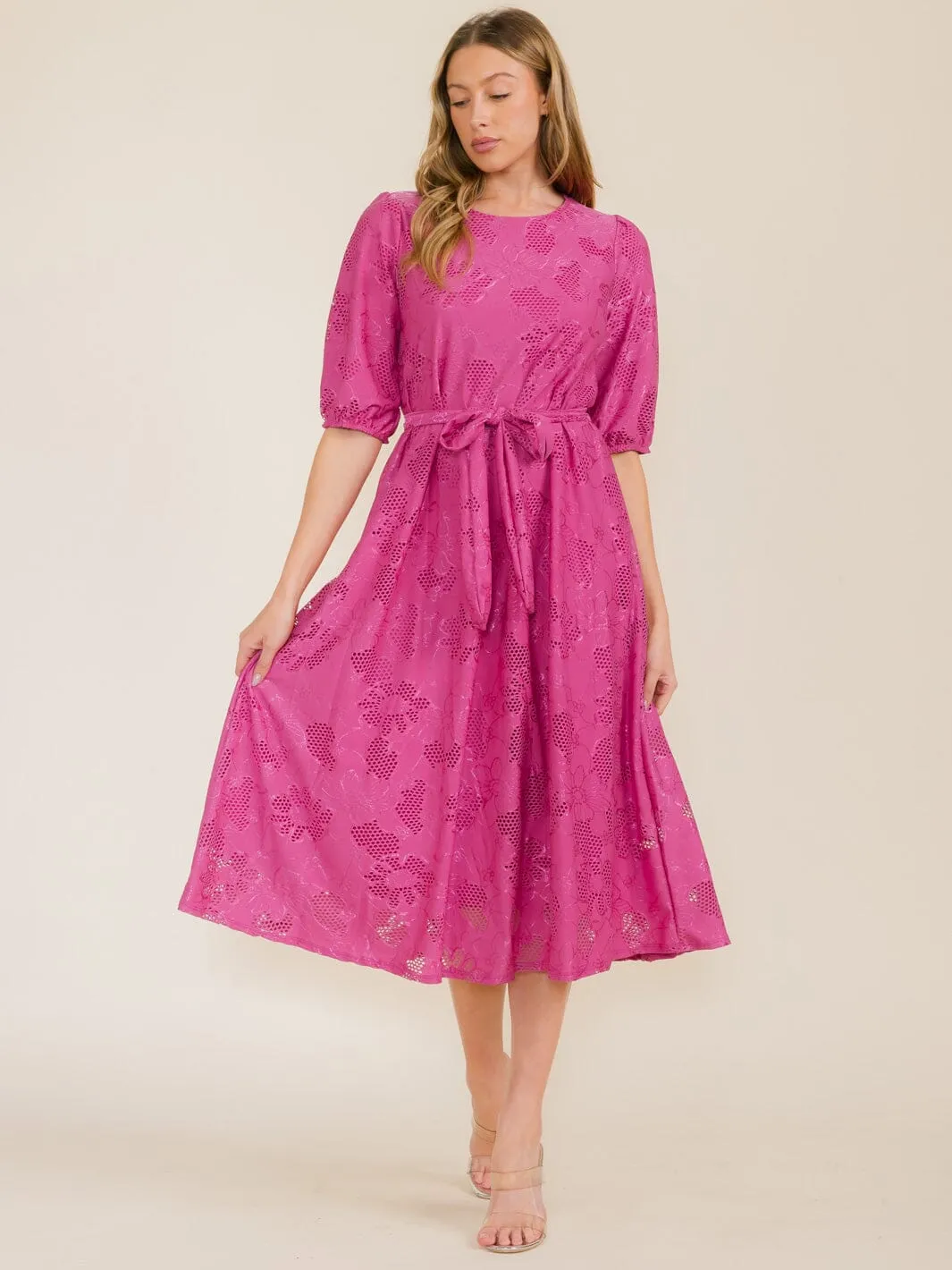 WOMEN'S SHORT SLEEVE FLOWER EYELET DETAILED SELF TIE FRONT POCKETS MIDI DRESS