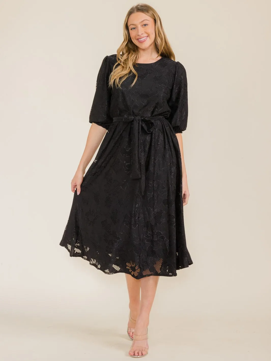 WOMEN'S SHORT SLEEVE FLOWER EYELET DETAILED SELF TIE FRONT POCKETS MIDI DRESS