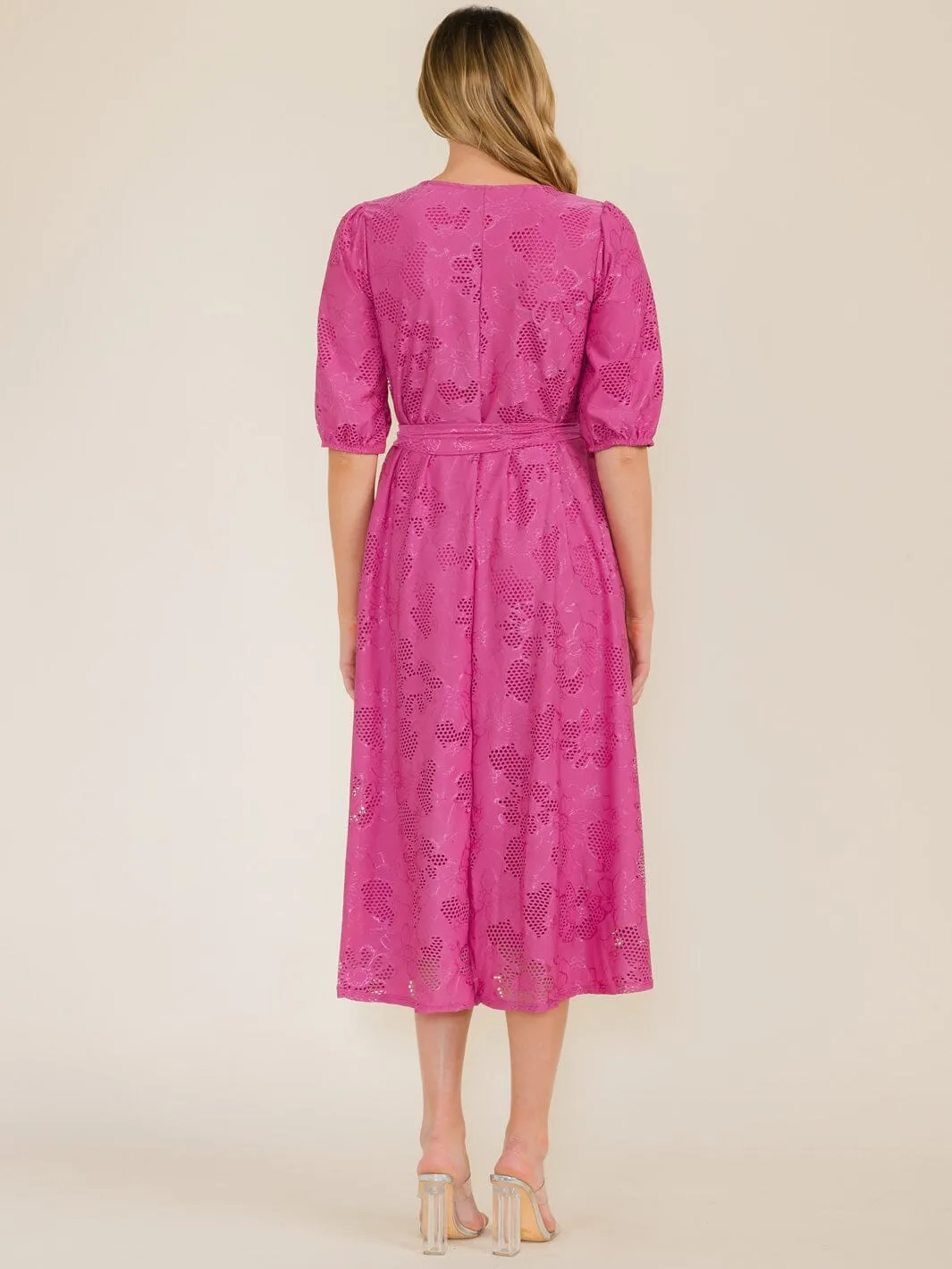 WOMEN'S SHORT SLEEVE FLOWER EYELET DETAILED SELF TIE FRONT POCKETS MIDI DRESS